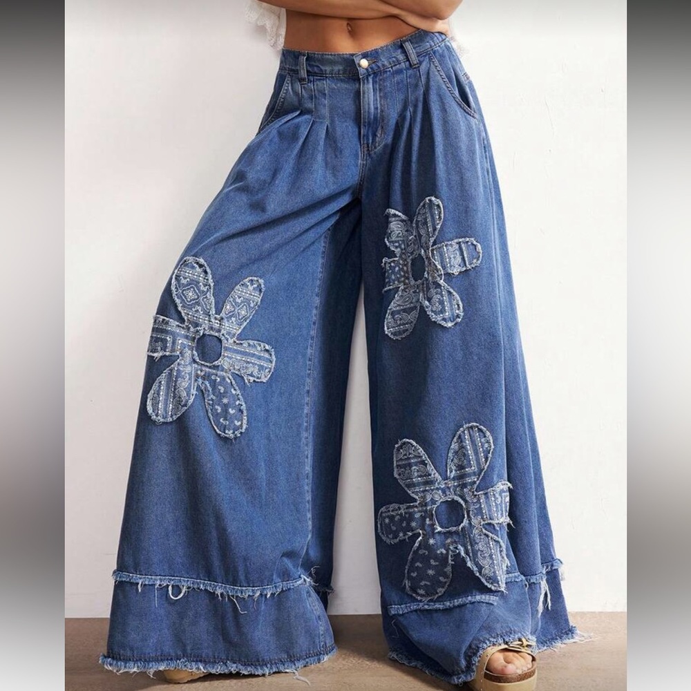 Flower patchwork Boho Blue Wide-Leg Jeans with Floral Patchwork distressed - Picture 2 of 6